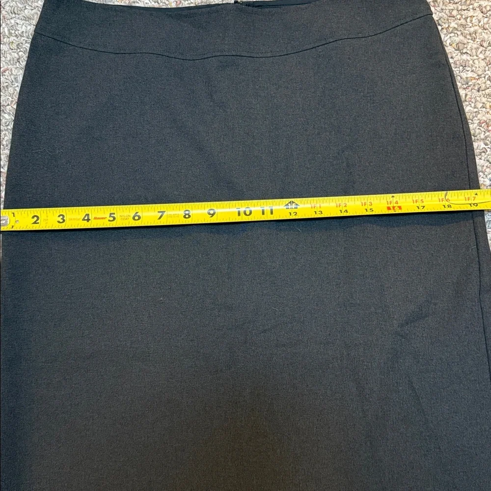 United Colors of Benetton Elegant Black Unlined Women's Skirt-size 44
